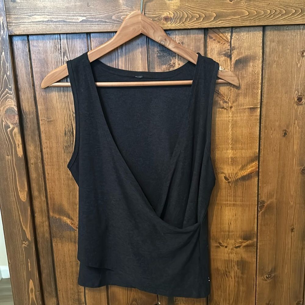 Beyond Yoga Reverse Direction Lightweight Tank Top (Black)
